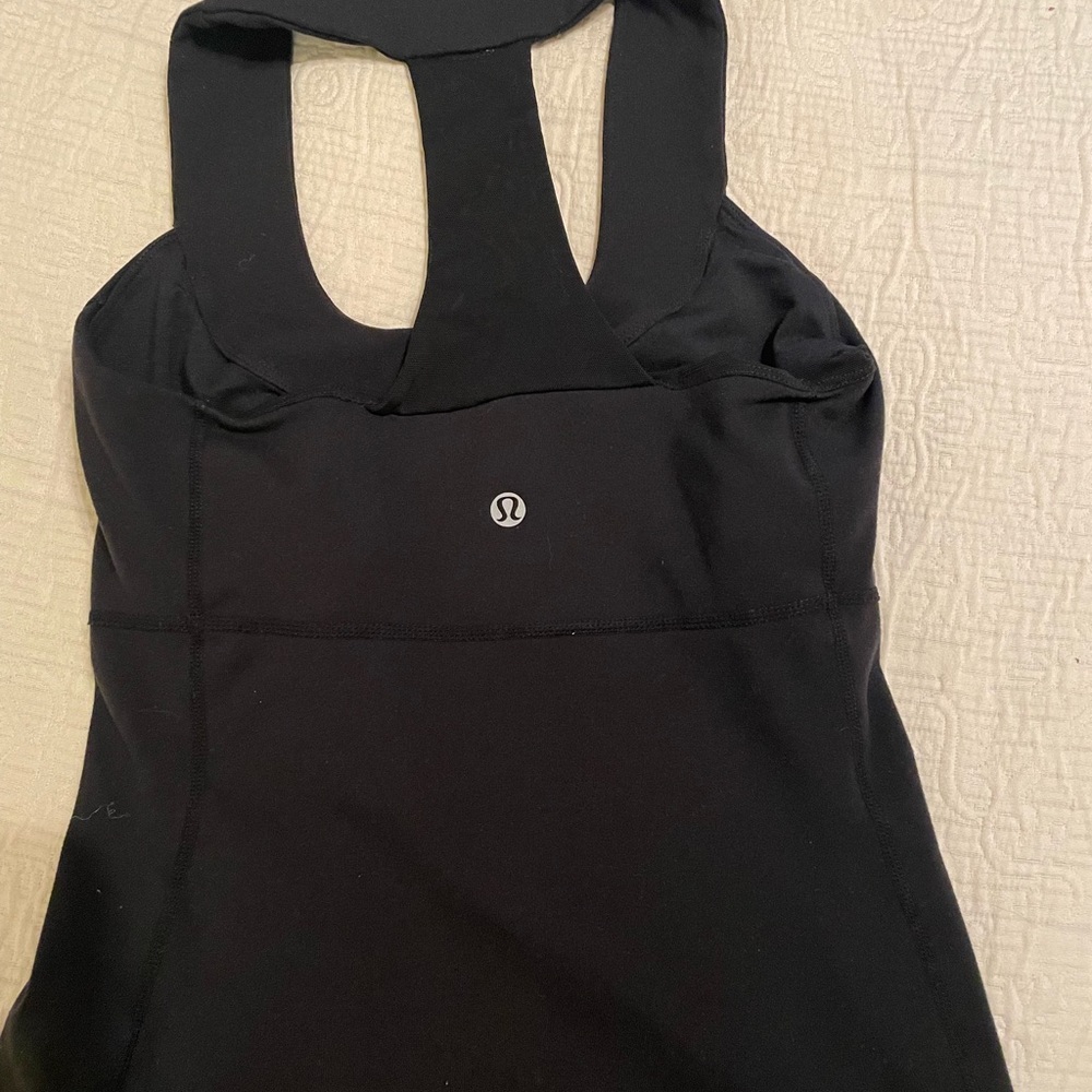 Black lululemon top size s